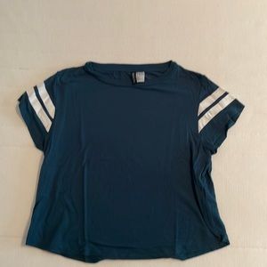 Cropped flowy teal t-shirt